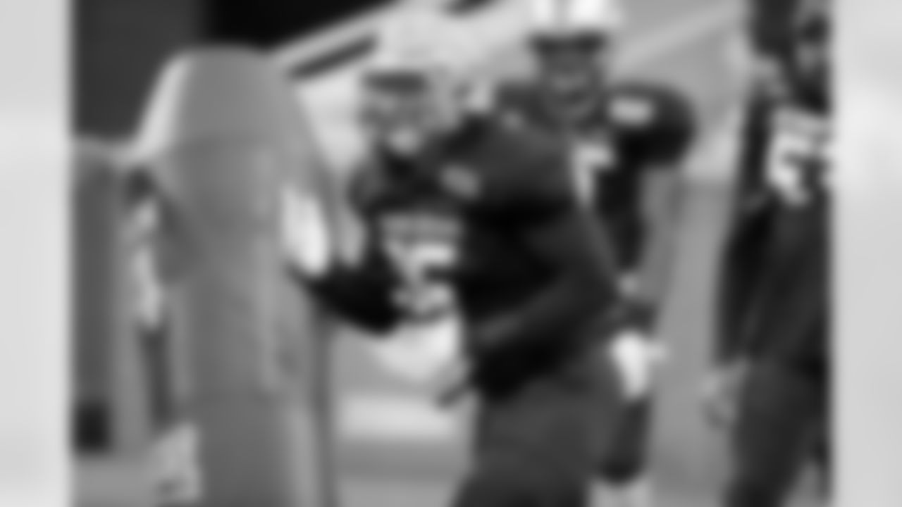 EDGE Jermaine Johnson III, Florida State
Jeremiah: "Johnson didn't disappoint. He knows how to use his length to generate power off the edge, and I thought he showed a nice inside-counter move this week. It's good to see he's continuing to add to his pass-rush arsenal. He entered the week as my highest-rated Senior Bowl participant among defensive players, and he exits the same way despite not practicing on Thursday."
Mink: The Ravens are looking for more pass rush help with the futures of Justin Houston and Pernell McPhee uncertain (both veteran free agents) and Tyus Bowser coming off a torn Achilles. The 2021 ACC Defensive Player of the Year may have pushed his stock into the first round.