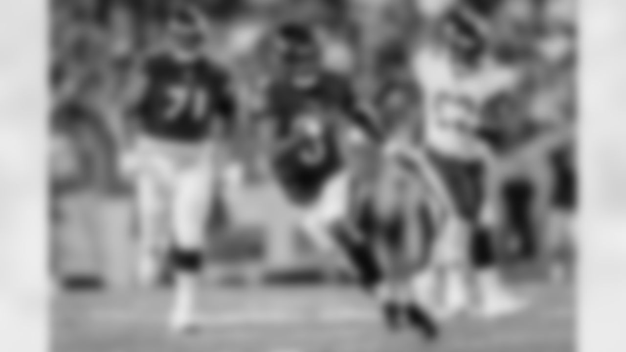 2. 2018 – Lamar Jackson
It remains to be seen if any Hall of Famers come from it, but Ozzie Newsome's final draft as GM rivals his first. Lamar Jackson at No. 32 was a master stroke that gave Baltimore its first MVP and biggest offensive superstar in franchise history. Then came two Pro Bowlers in the third round (Orlando Brown Jr. and Mark Andrews) before hitting two more starters on Day 3 (DeShon Elliott and Bradley Bozeman). Even though first-round pick Hayden Hurst didn't break out in Baltimore, he netted a second-round pick in return (J.K. Dobbins) and fourth-rounder Kenny Young helped land Marcus Peters in a trade. Newsome's final pick, Zach Sieler, signed a contract extension with the Miami Dolphins last season.