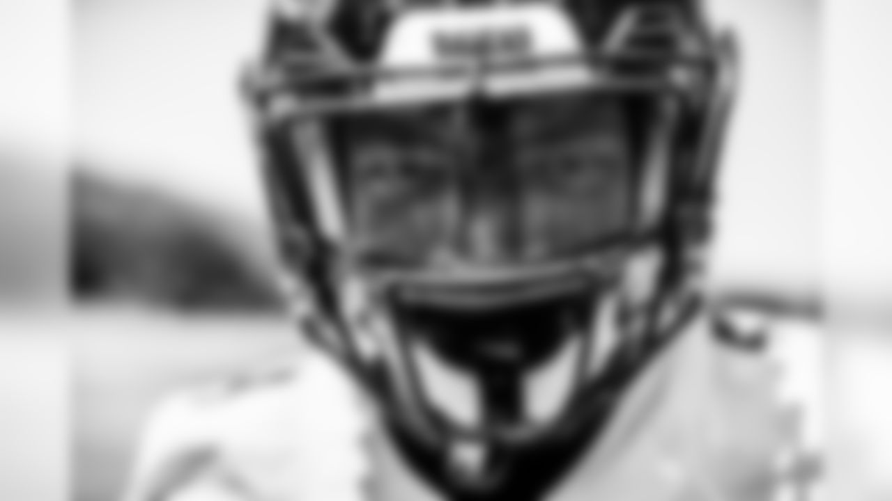 OLB Tyus Bowser
