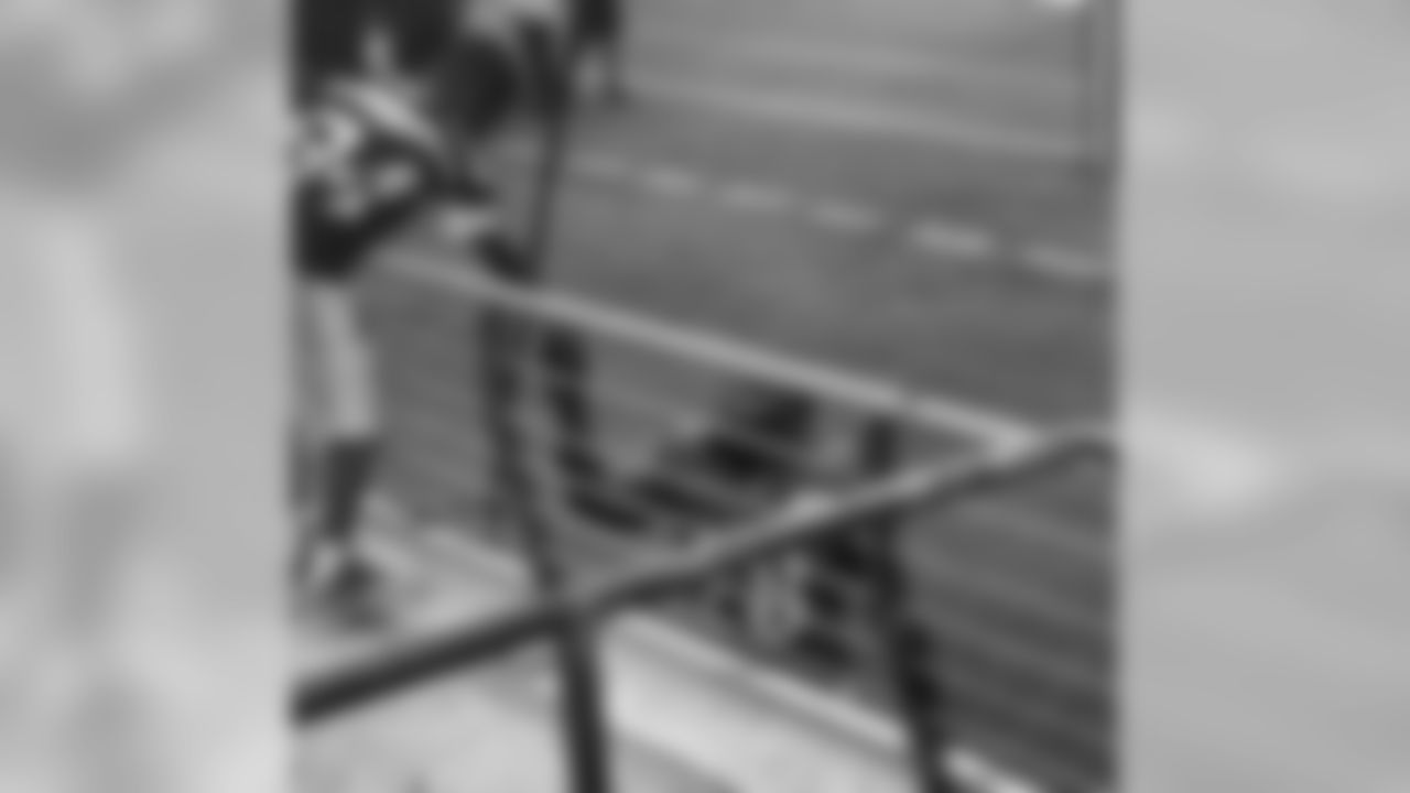 terrancewestbwi [Terrance West]: Be the role model you needed when you were younger‼️ These kids are our future. Let's show them the right way and how it's done. #AnythingIsPossibleKids #BWI #RavensNation28