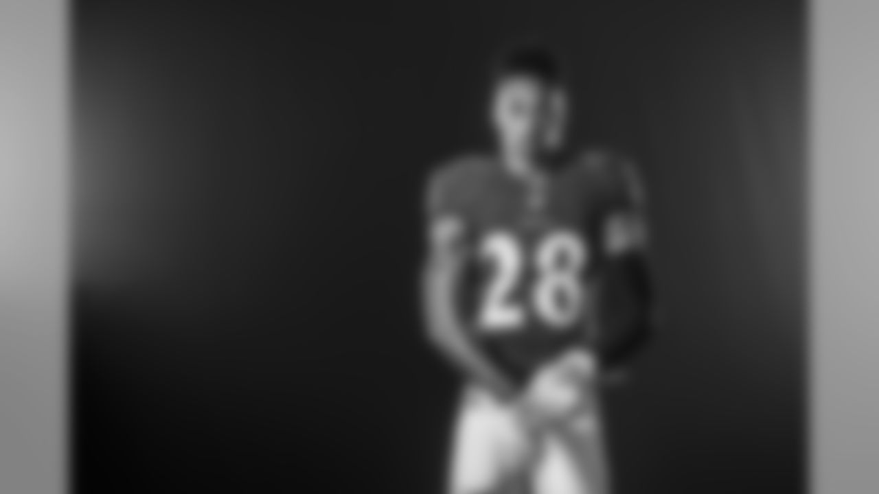 CB Anthony Averett