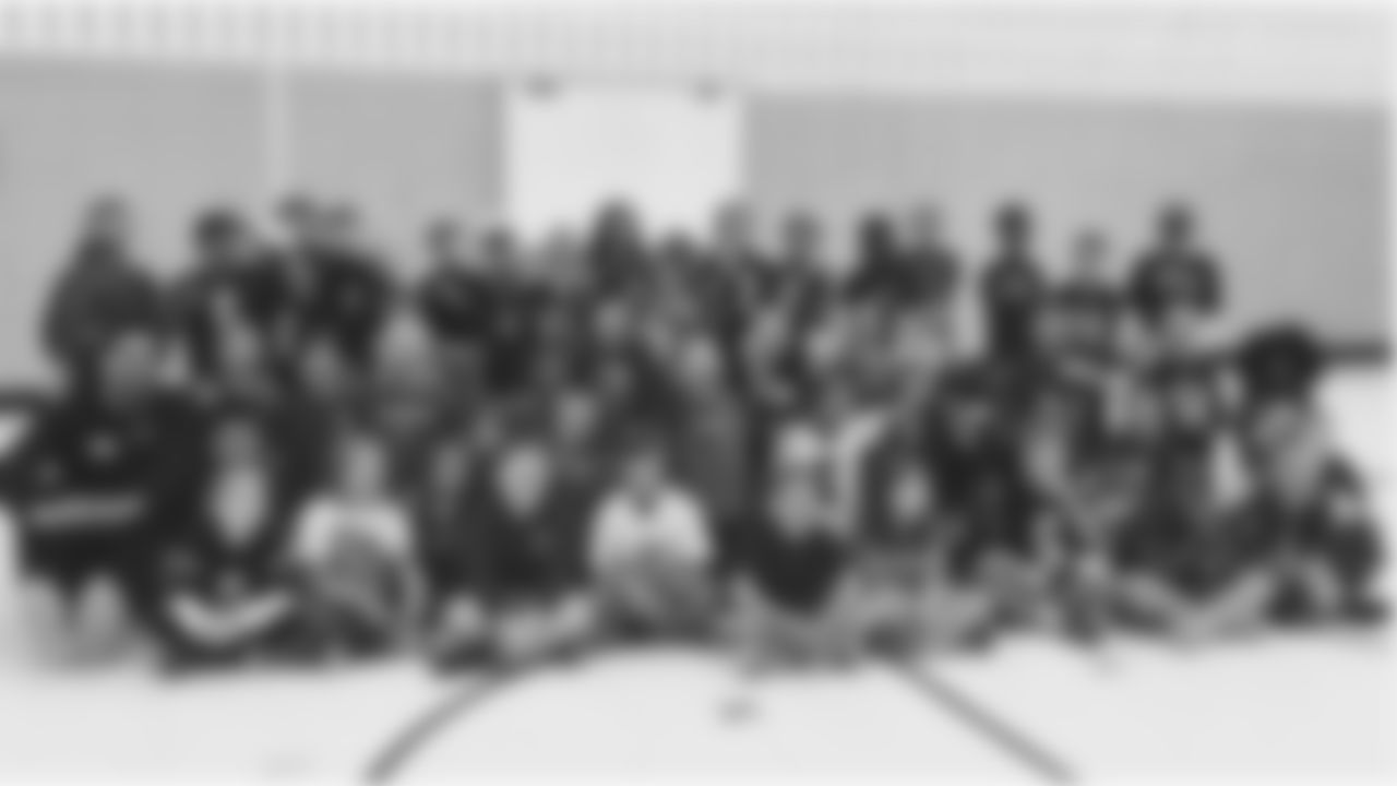 bkaufusi90 [Bronson Kaufusi]: Fun time visiting Thomas Johnson Elementary. Great kids, bright futures.