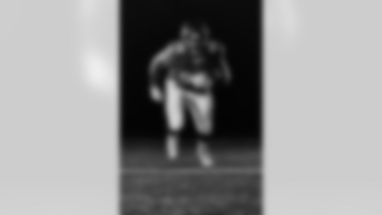 DT Travis Jones (98)