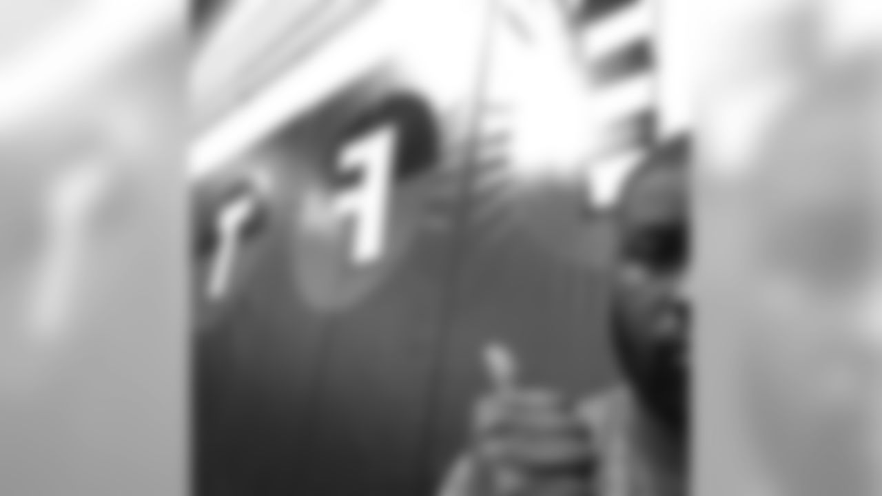 kapronlewis[Kapron Lewis-Moore]: Best in the Biz. Always good to get back to train and get in shape. Can't wait to get back to Baltimore and get back on the field.