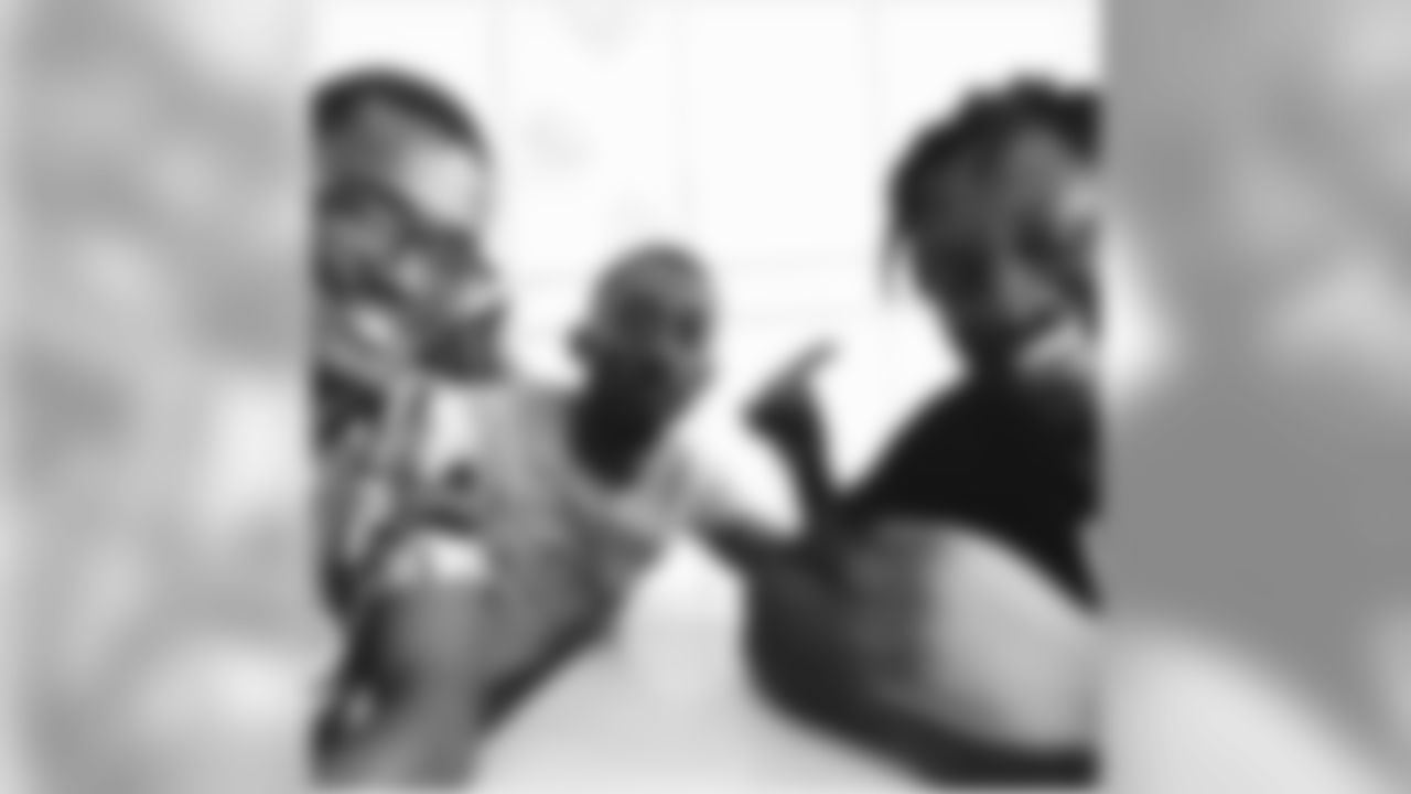 beaststeph77 [Stephen Nembot]: Friends since forever nice to finally get together #cameroon #african #peace #team237 #work. GOD is truly great