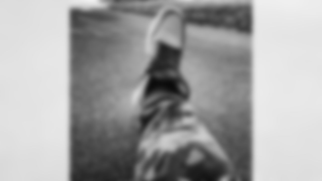 bp_30 [Bernard Pierce]: Every now and then I like to sit outside and just think about life #Simple #Relaxing