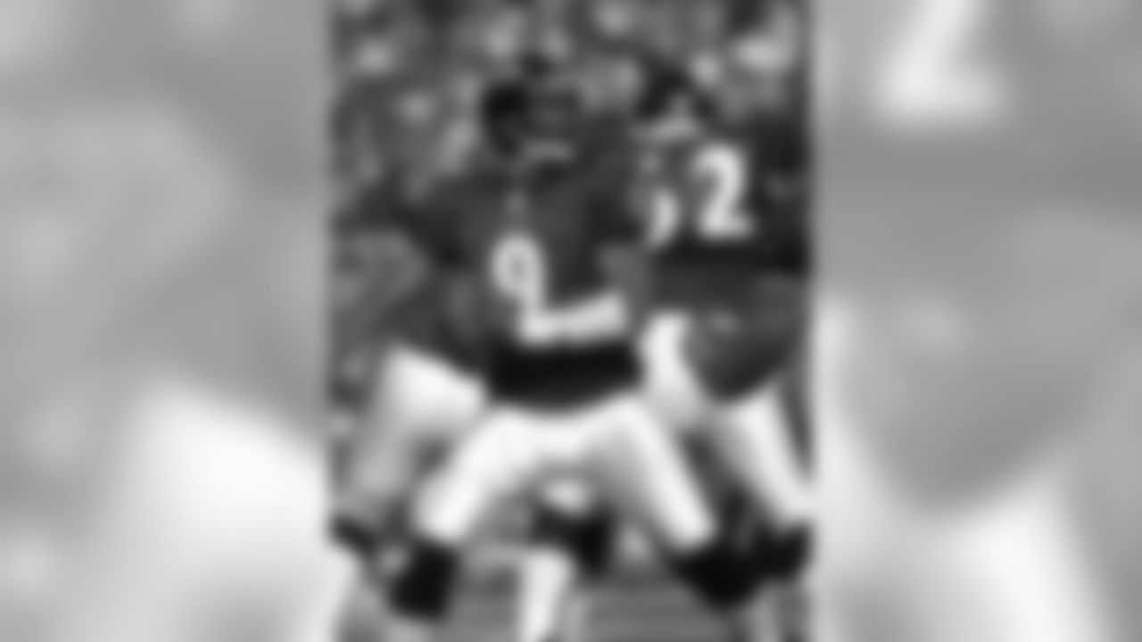Steve McNair game action from the 2006 season.