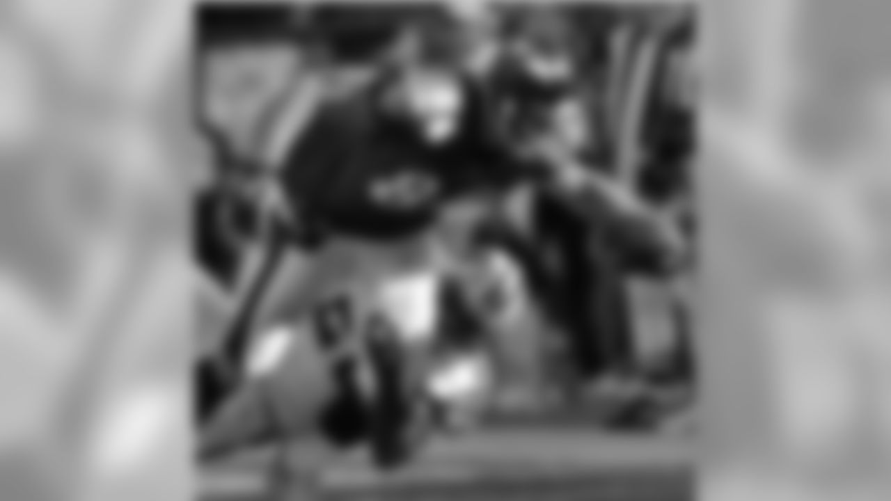 ravens [Baltimore Ravens]: #tbt to when Todd Heap made a last-minute fourth quarter TD over the Panthers in 2006. #Heap will be recognized in the Ring of Honor this weekend. #Ravens #RavensNation #PlayLikeARaven