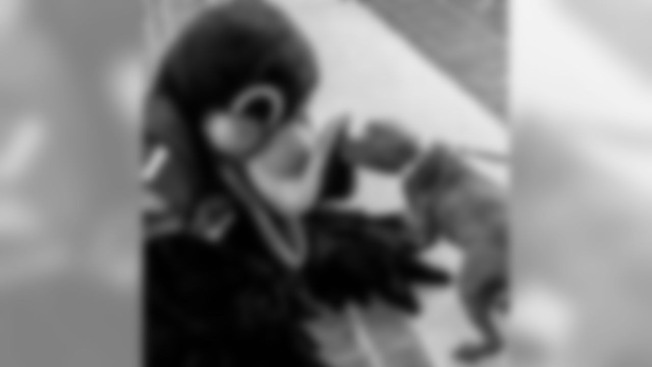 trenchwork94 [Carl Davis]: Just some brothas tryna be great. #hawks