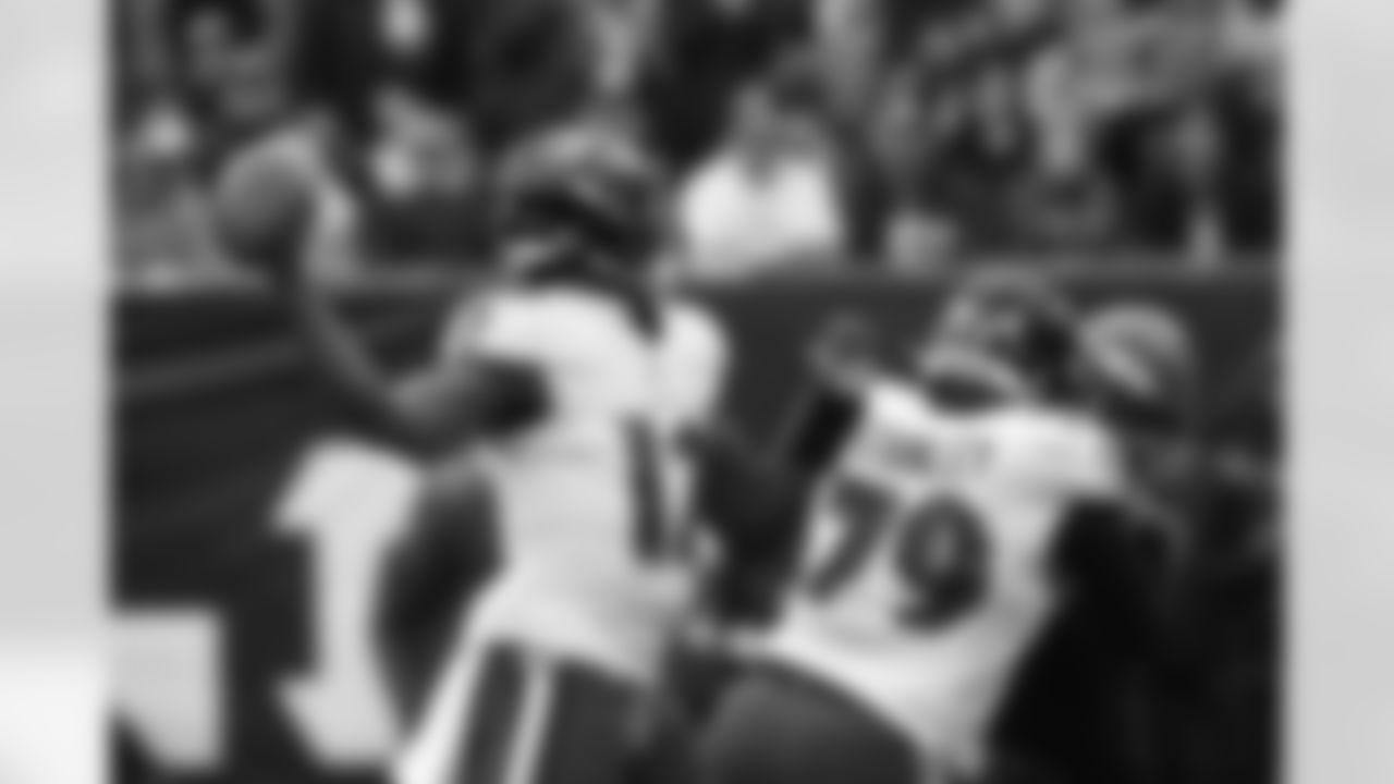 QB Anthony Brown