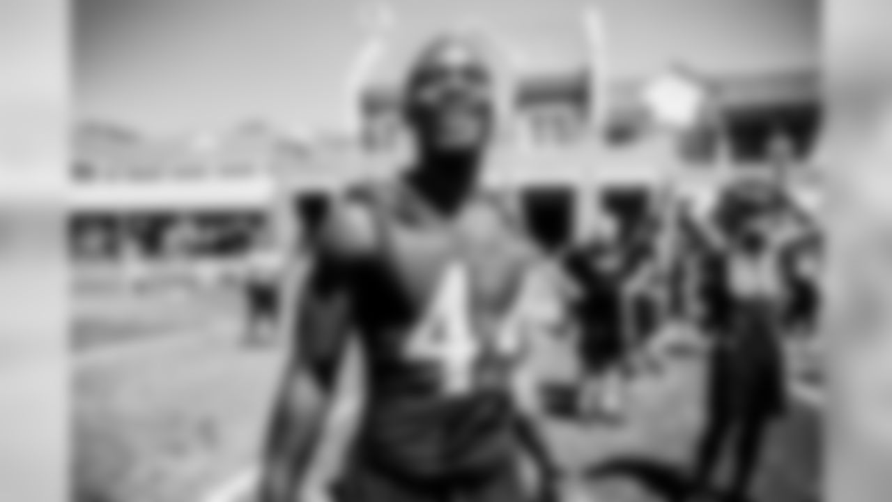 RB Mark Thompson