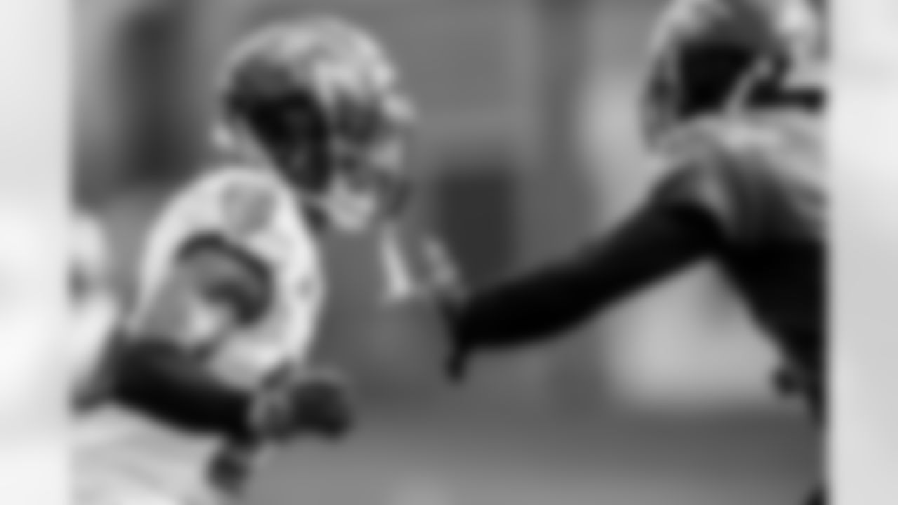 CB Anthony Averett