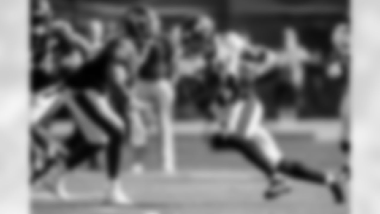 DB/LB Anthony Levine Sr., WR Devin Duvernay