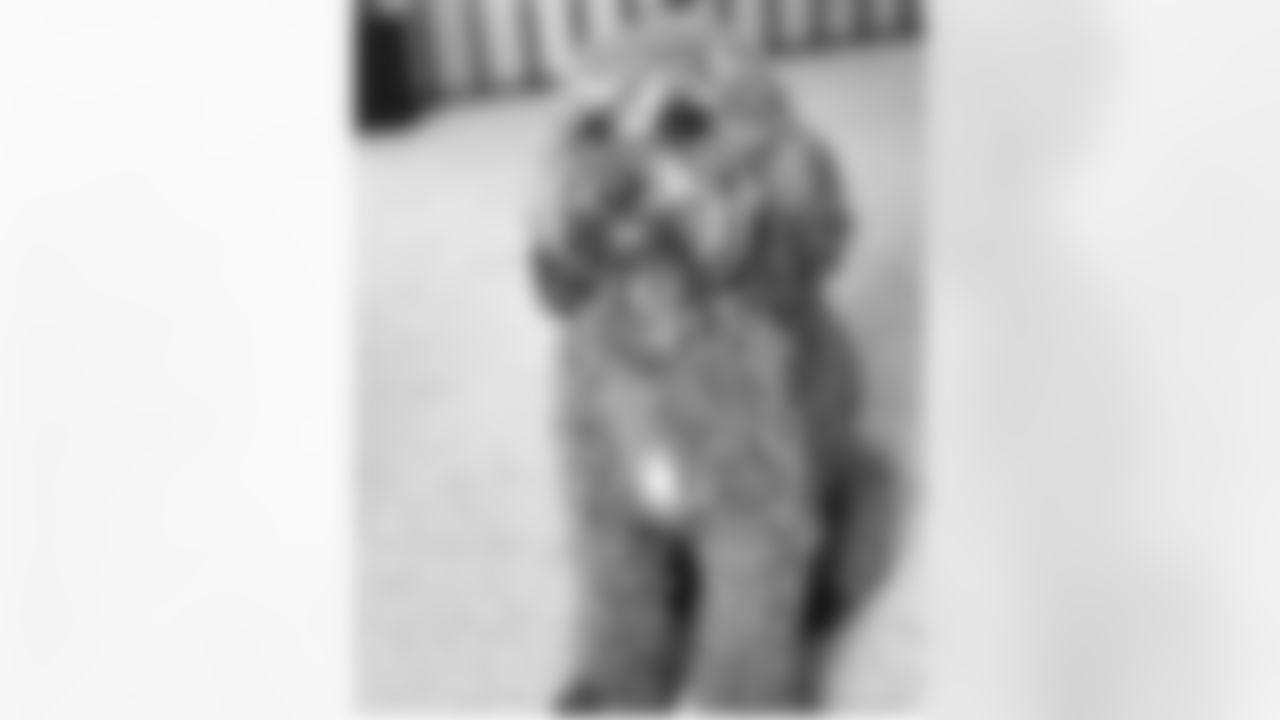 jmac_19 [Jeremy Maclin]  #goldendoodle #Piper