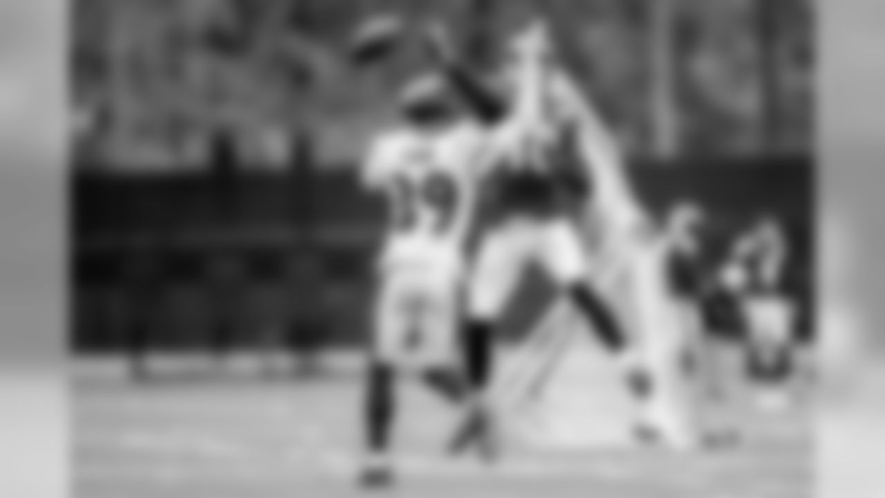CB Brandon Carr