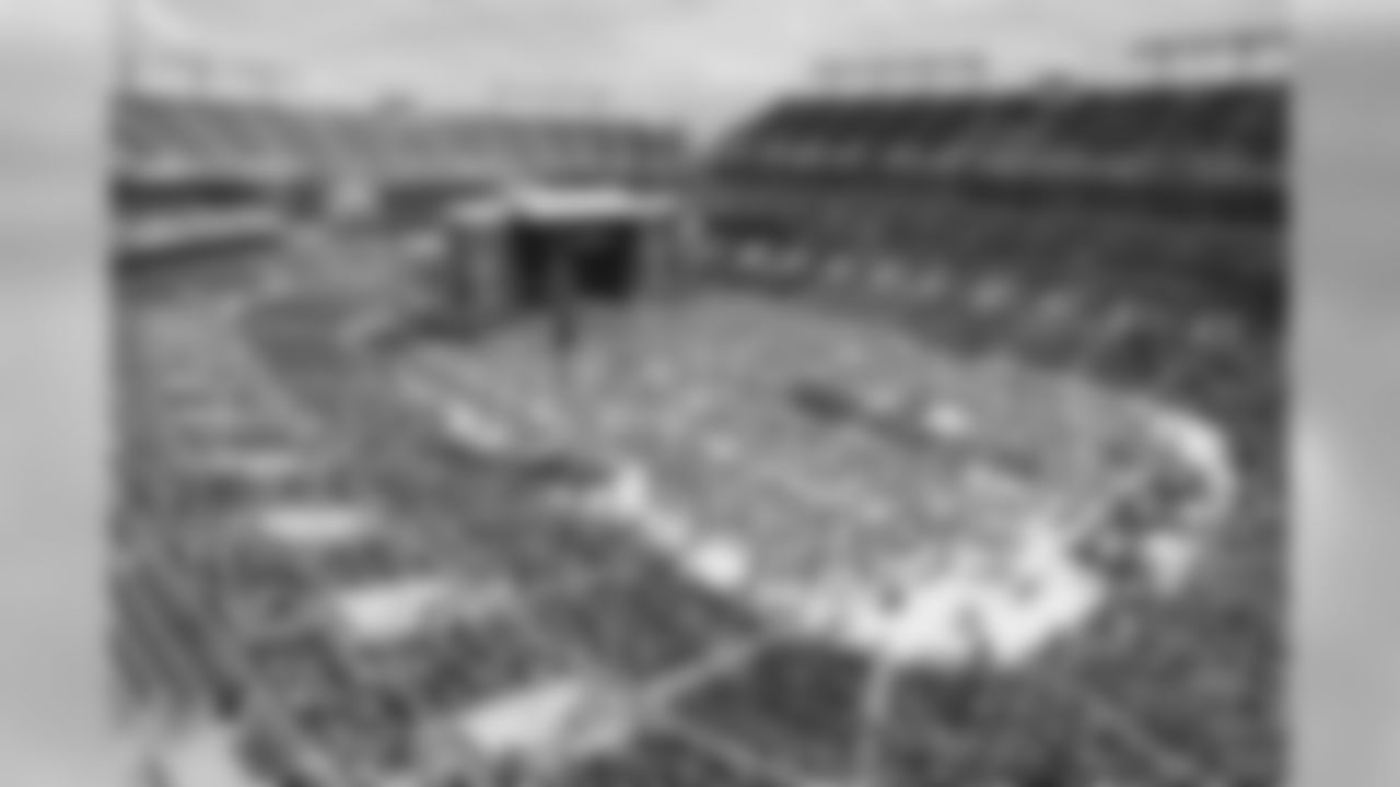 Kenny Chesney, Brooks and Dunn, Big and Rich, LeAnn Rimes and Gary Allan all performed on the Poets and Pirates Tour at M&T Bank Stadium May 10, 2008.