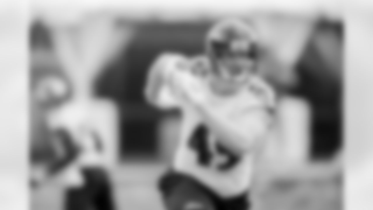 OLB Brennen Beyer