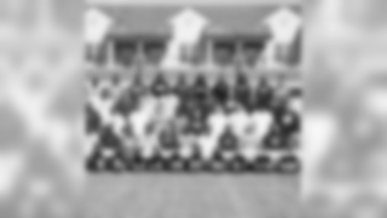 juicecheck44 [Kyle Juszczyk]: Made it a point to make it in this pic this year #collegegraduates