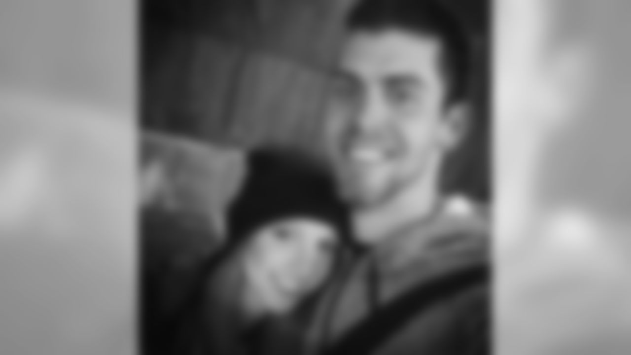 jtuck9[Justin Tucker]:So happy to see my love after the game in Pittsburgh :)