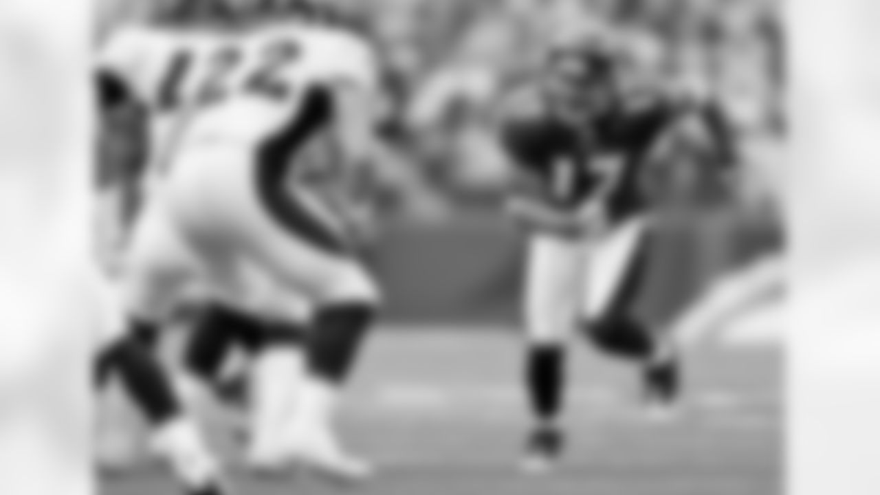 Images from the Ravens' 30-7 win over the previously-undefeated Denver Broncos on November 1, 2009 in Week 8.