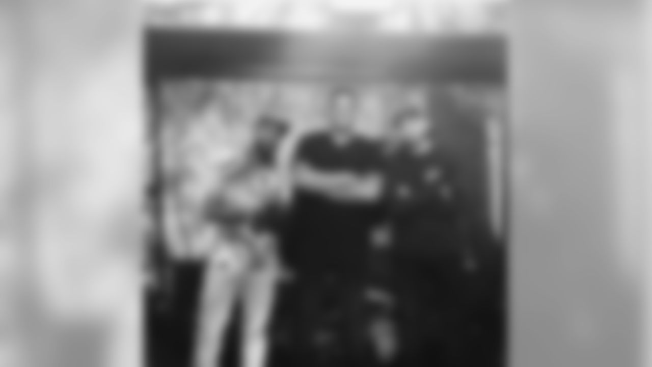 megatronnie [Ronnie Stanley] TBT to my visit to @vice and seeing the homies @desusnice and @thekidmero