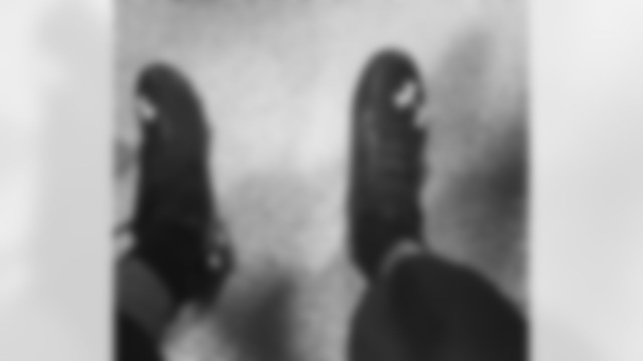 jforsett[Justin Forsett]: Watching the game in my cleats just in case they need me lol #RavensNation