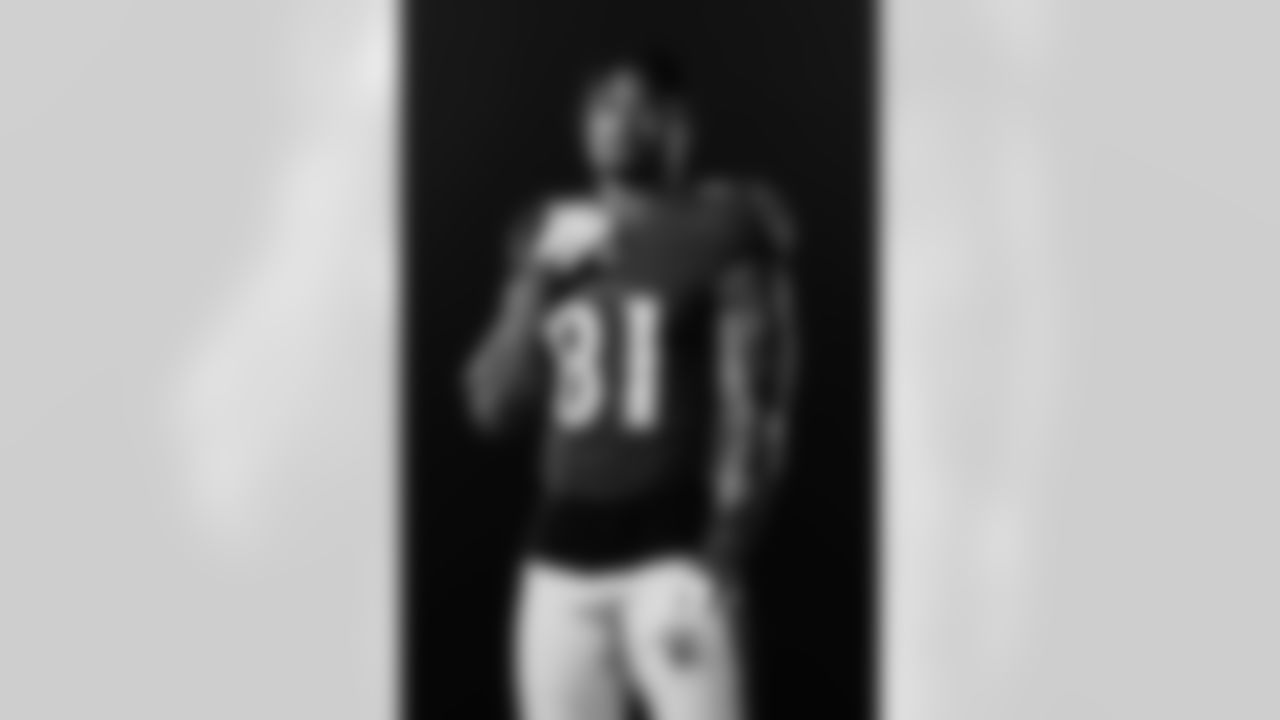 WR Tarik Black