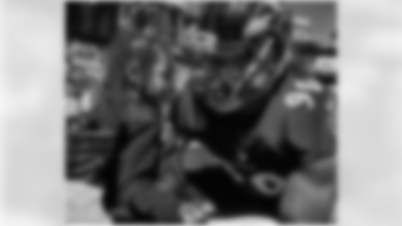 zsmith94 [Za'Darius Smith] The moments we share are priceless!