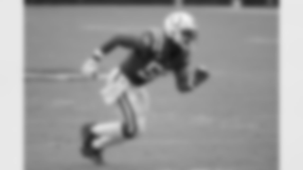 Justin Houston
Over the last two seasons with the Indianapolis Colts, Houston combined for 19 sacks, 30 quarterback hits and 53 pressures. He was once one of the NFL's most feared pass rushers, but now he's more of a situational player. Still chasing his first Super Bowl ring at age 32, Houston could find it intriguing to join a contender.