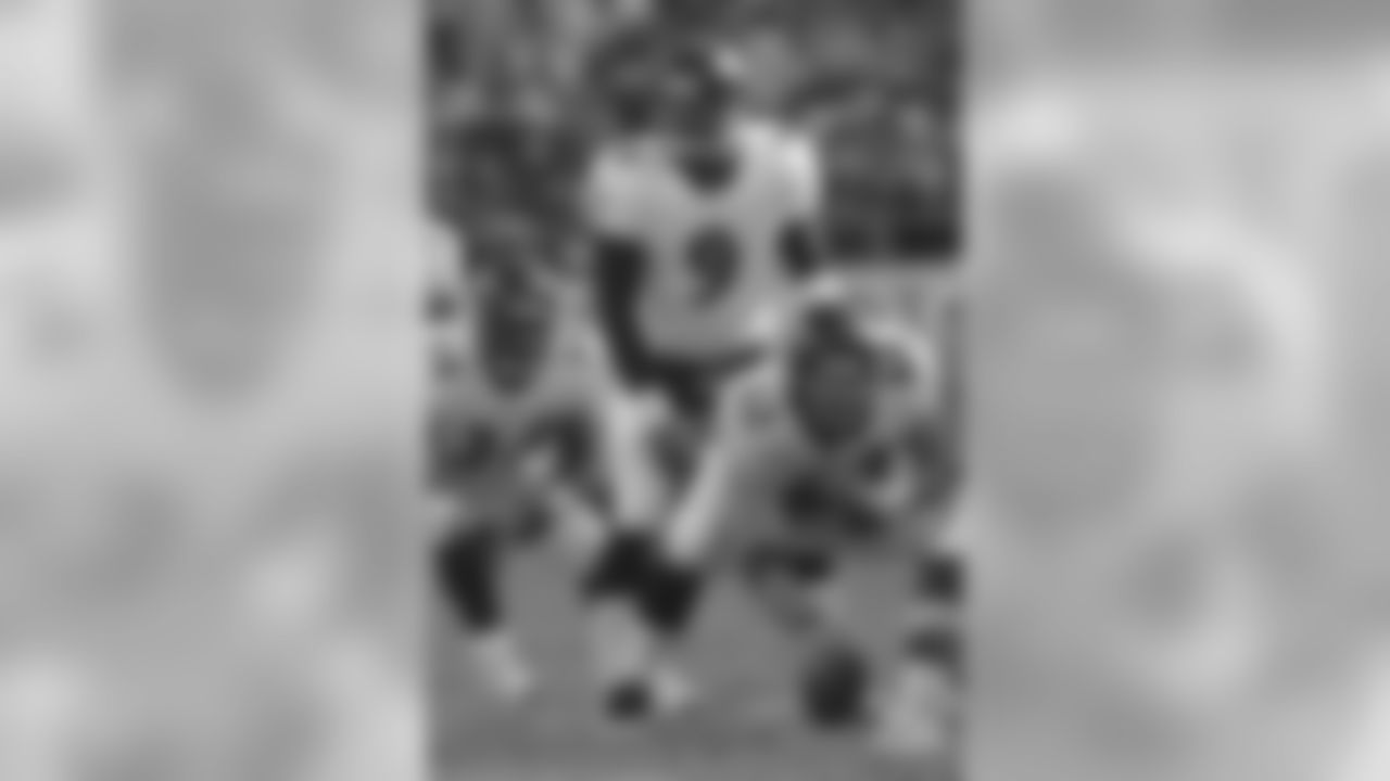 Steve McNair game action from the 2006 season.
