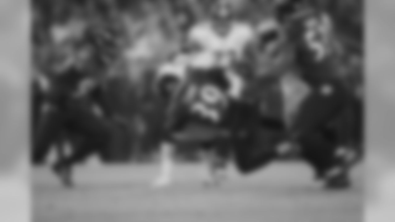 CB Brandon Carr