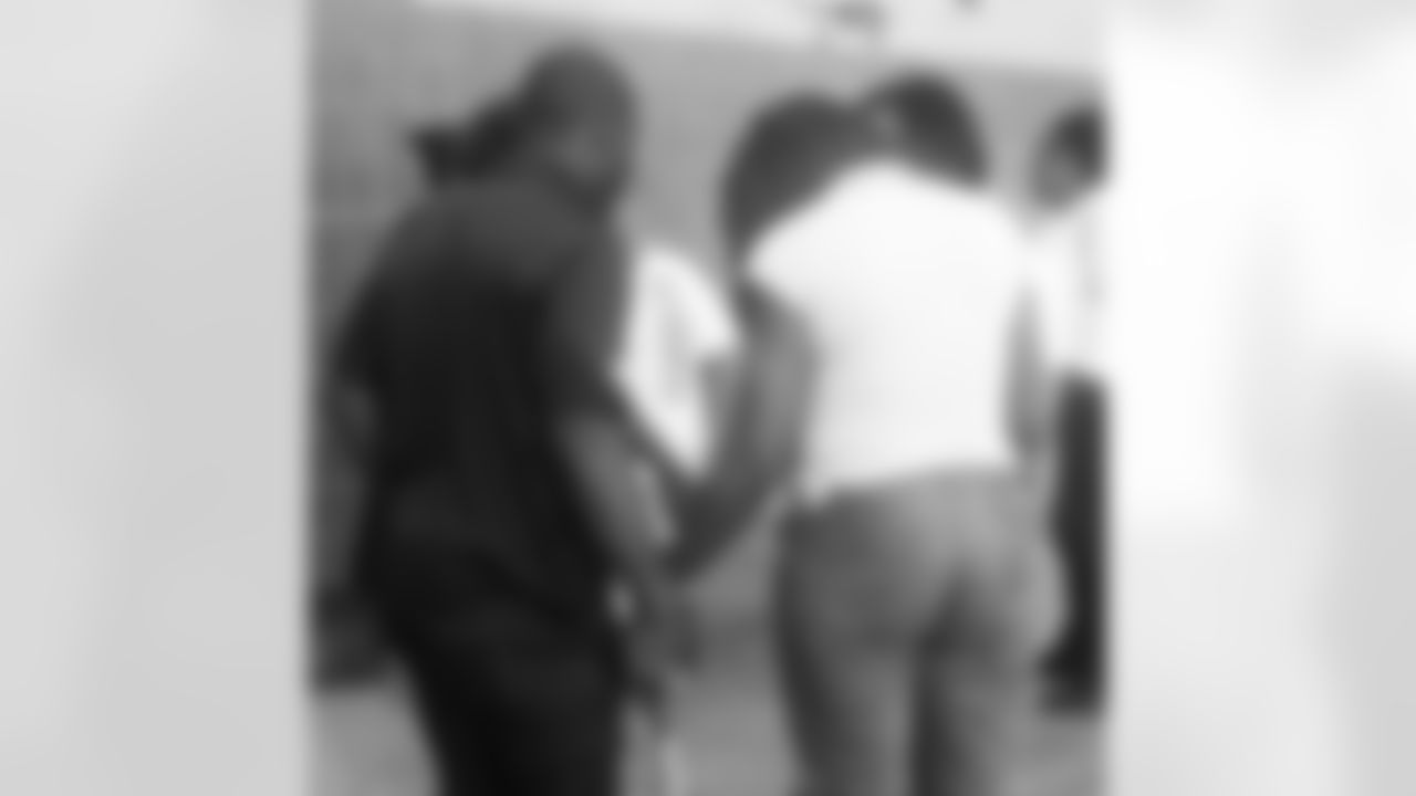 jforsett [Justin Forsett]: Favorite part of this week was getting to pray & serve the Baton Rouge community. They still need us please help if you can! #BiggerThanTheGame