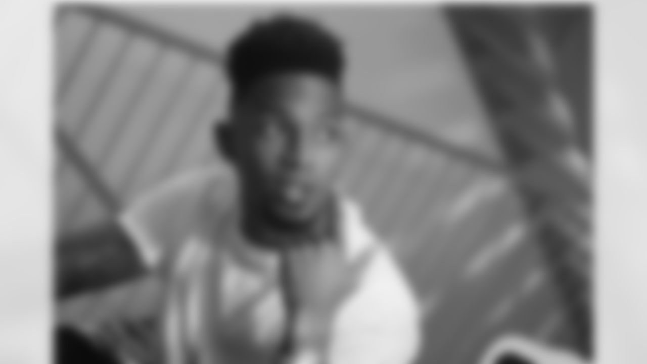 willied_effect[Will Davis]: This the perfect place and time...