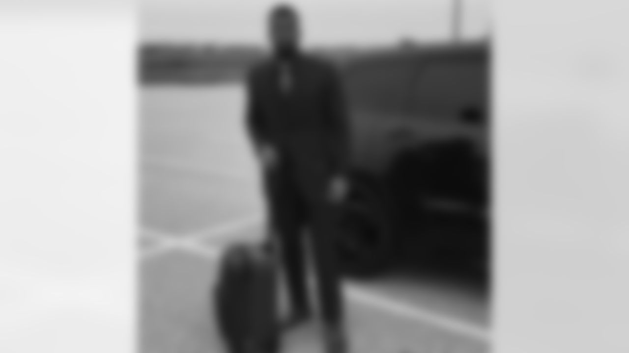 alevine.sr [Anthony Levine]: Mister!!