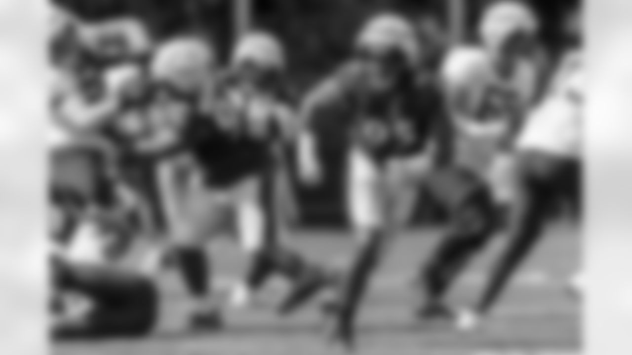 OLB Tavius Robinson