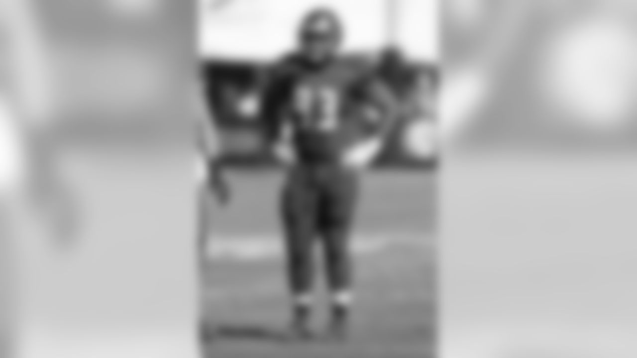 DT Ndamukong Suh, Tampa Bay Buccaneers
At 33 years old and entering his 12th season, Suh is on the back nine of a once dominant career. He's played for three different teams the past three years and his sack production has dropped or stayed the same each of the past five seasons.
