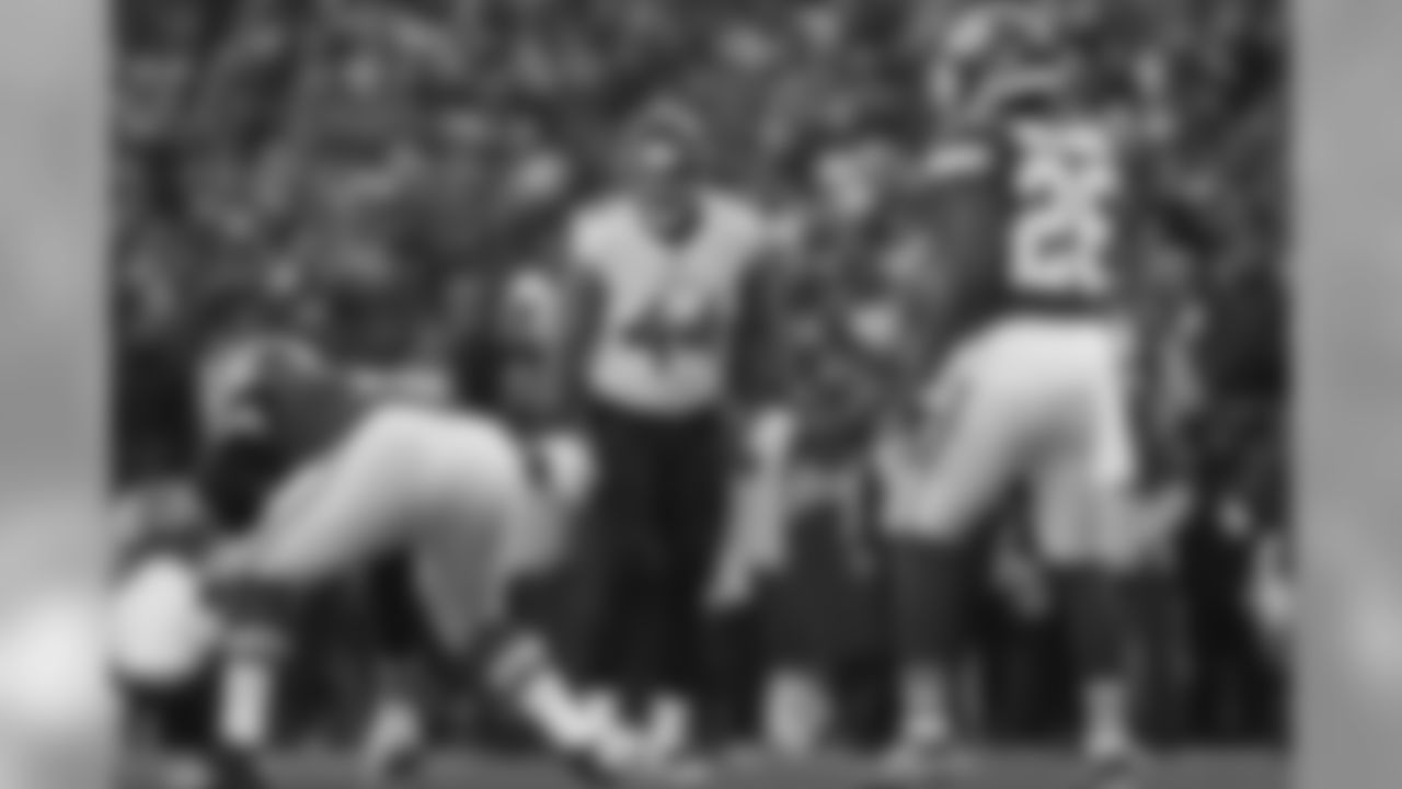 97. EDGE Kamalei Correa, Titans
