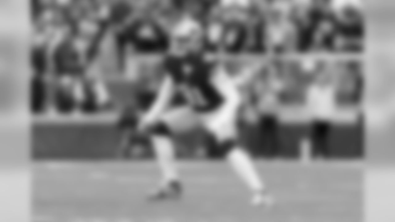 The mammoth former first-round pick broke out in his fifth season, registering 10 sacks after netting nine in the previous four years. The 6-foot-7, 290-pounder was a big part of the 49ers' terrorizing defensive line. San Francisco has indicated it wants to keep Armstead, and he's reportedly open to the franchise tag.