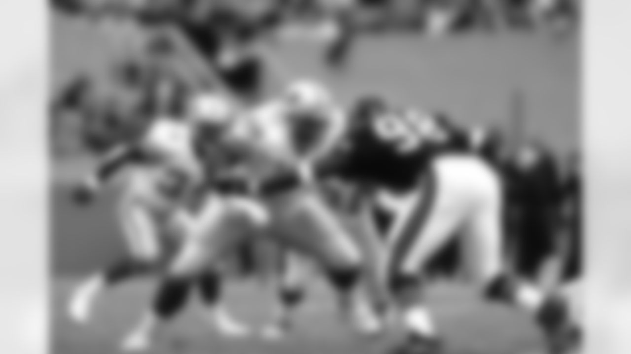 1999, No. 27 – OT Aaron Gibson, Detroit Lions