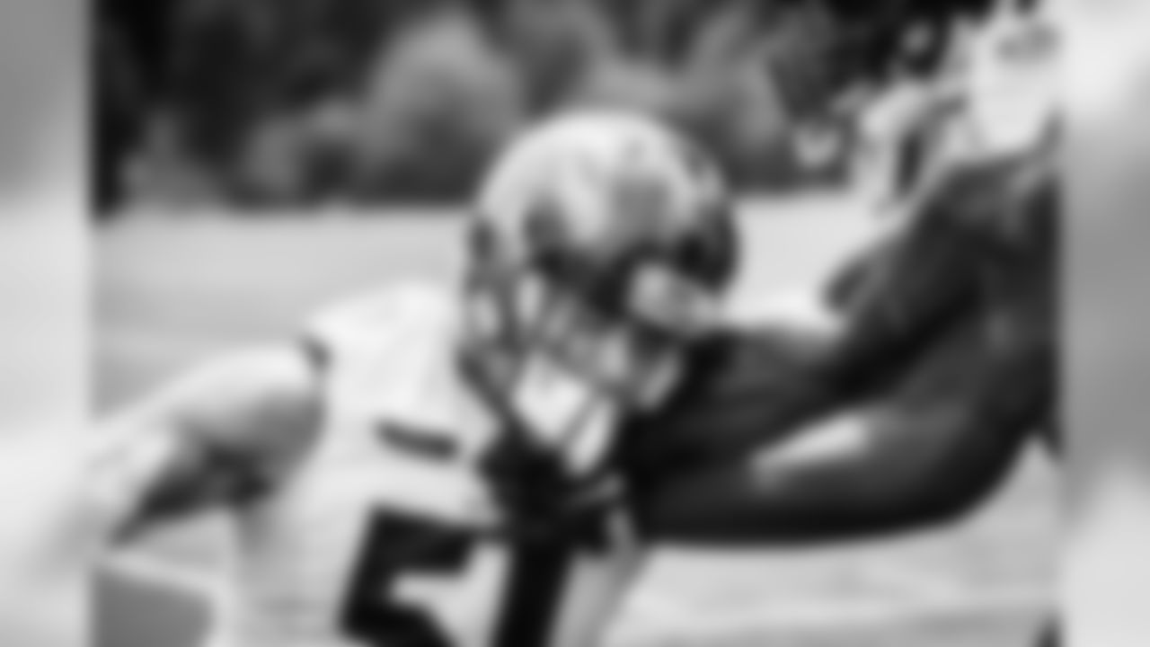 LB Kamalei Correa