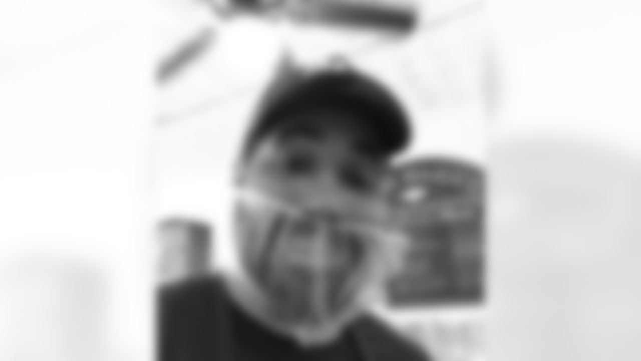 @john_urschel: Hanging out with @TIcalculators today down in North Texas, looking at the science and math that goes into making ice cream!