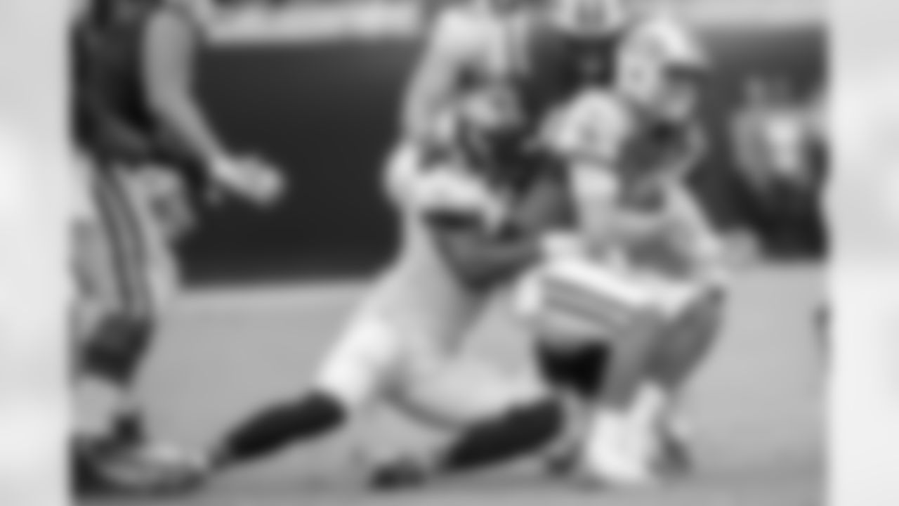 DE Yannick Ngakoue