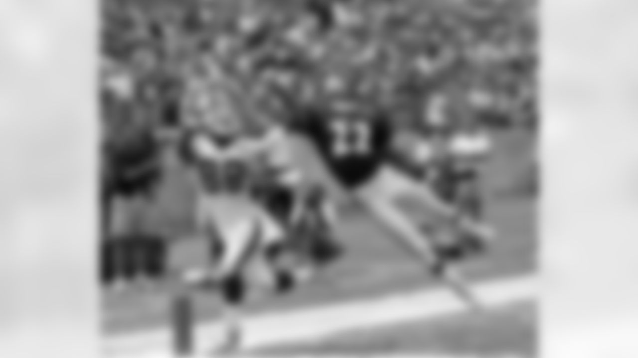 CB Duane Starks
1998 Draft - Round 1, Pick 10