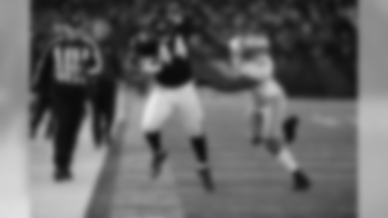 Some of the best shots from the Ravens-49ers game on Thursday, Nov. 24th at M&T Bank Stadium.