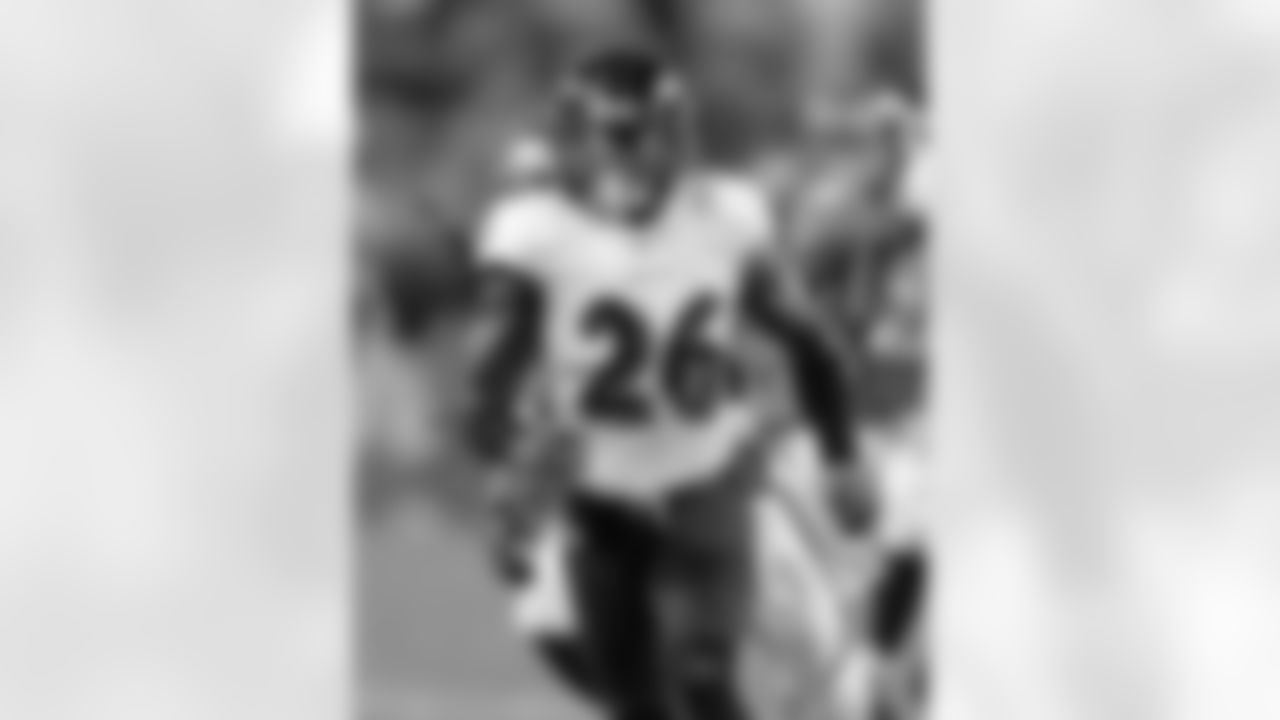 The Ravens' first-round pick earned a starting job in the second week of the season, and now he has his eyes set on making impact plays. Elam said going into the bye week that he wants to do a better job getting his hands on the football in the second half of the year, and he is still looking for his first professional interception. Elam has drawn praise from teammates and coaches for his play through his first seven career games, and he could be a difference maker for the defense if he comes up with some key turnovers the next few weeks.