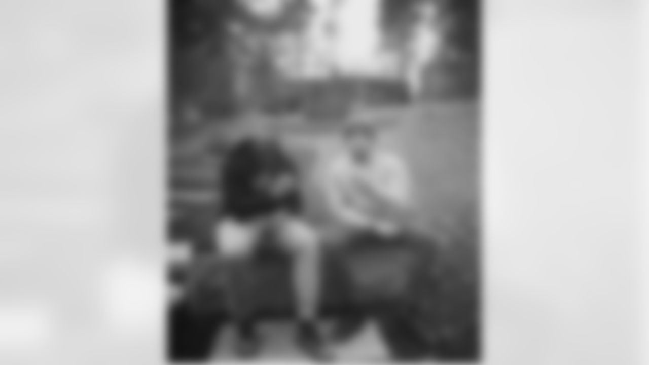 zobot_34 [Lorenzo Taliaferro]: Went to Kentucky wit my bro @devdotc0m and visited Muhammad Ali grave. Cave hill cemetery is a must see if you ever are in Kentucky not only is Ali grave stone amazing but everyone buried there are the craziest sites you will ever see