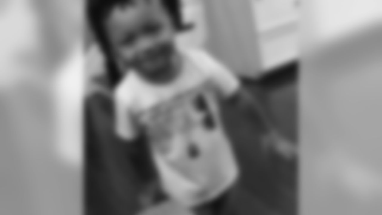 tonyjefferson1 [Tony Jefferson] Somebody's working on being an Actor on his Bday lol Happy bday dude