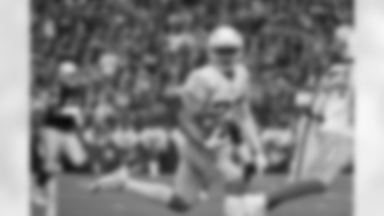 Bryce Callahan
Callahan had one of his best season last year playing for the Chargers. He started 11 games and notched career highs in interceptions (3) and tackles (47). Callahan also played almost exclusively in the slot (572 snaps vs. nine outside).