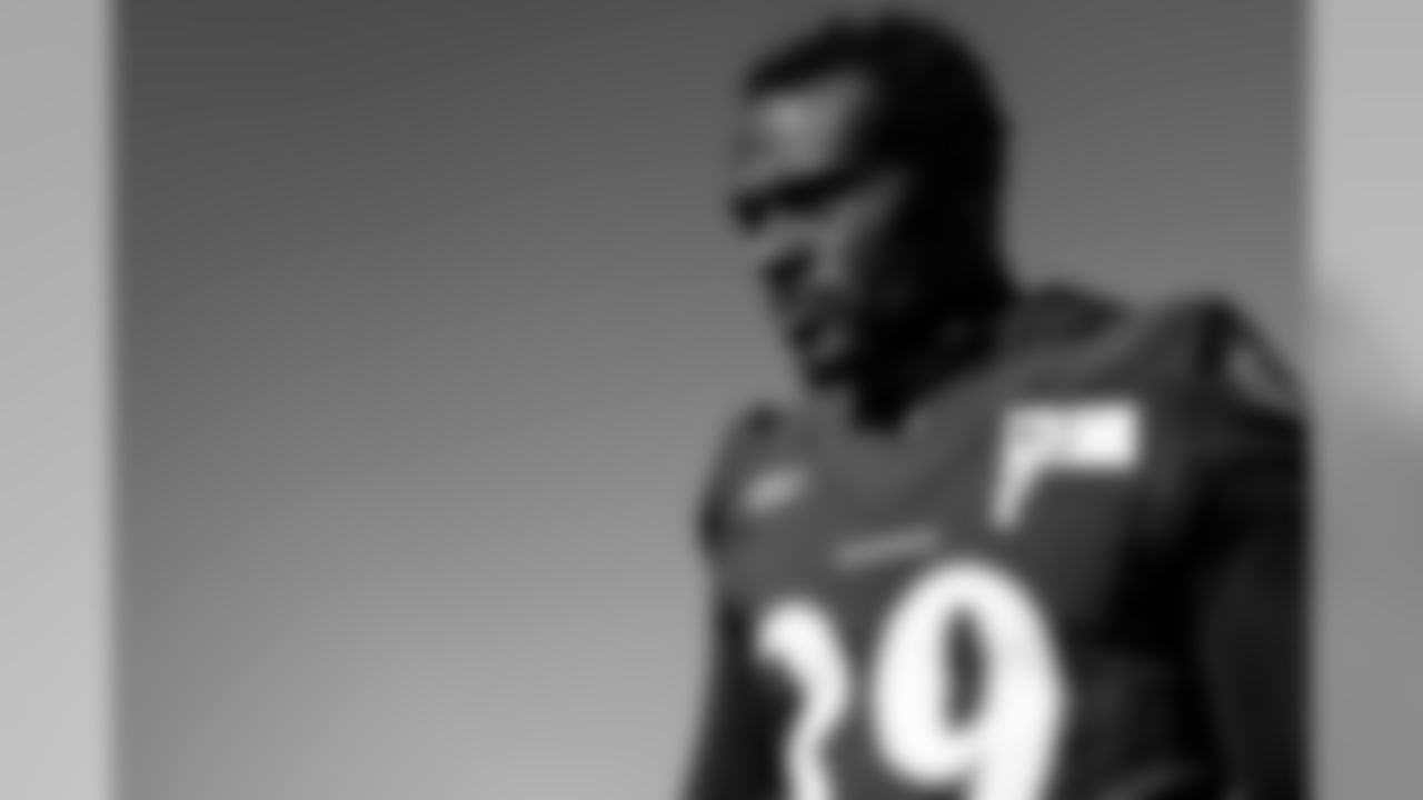 CB Brandon Carr