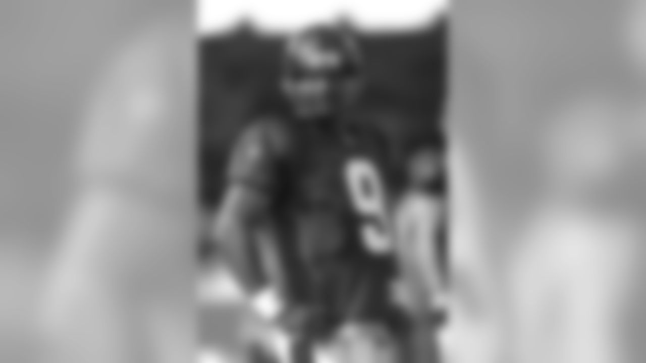 Steve McNair 2006 Training Camp action